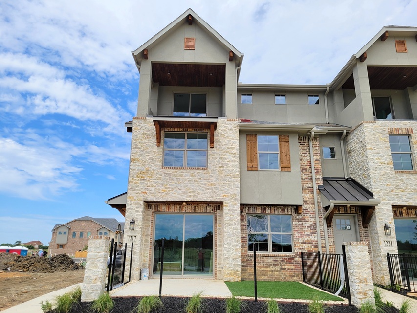 1217 Armstrong