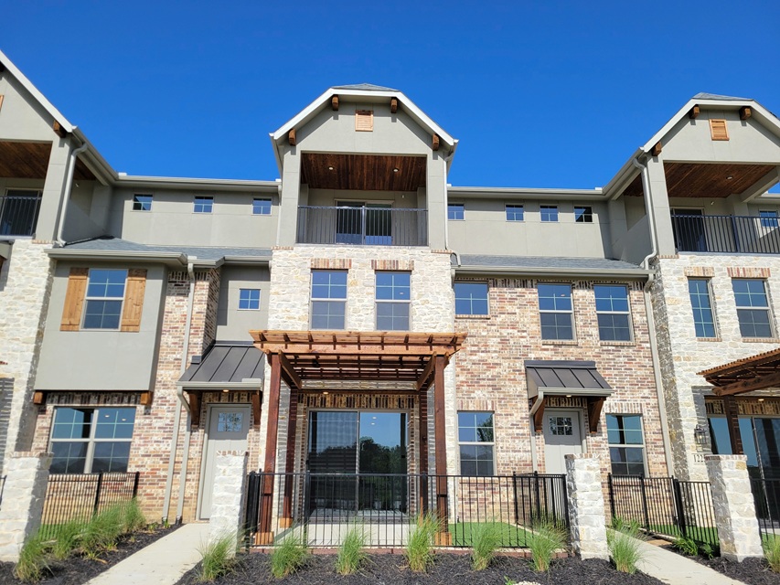 1221 Armstrong