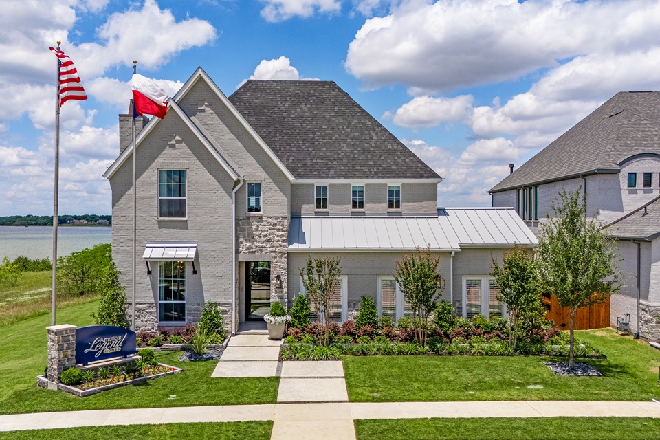 8608 Scotty’s Lake Lane