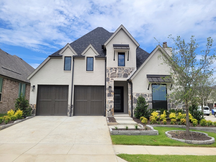8616 Edgewater