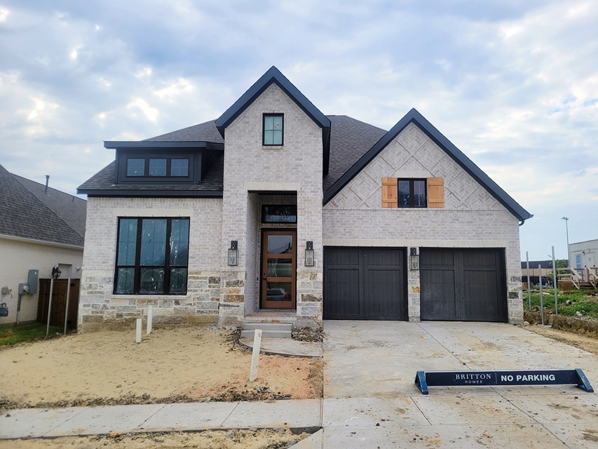 8605 Livingston