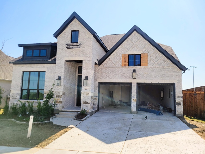 8605 Livingston